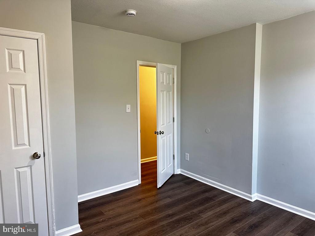 4632 HILLSIDE ROAD SE 1
