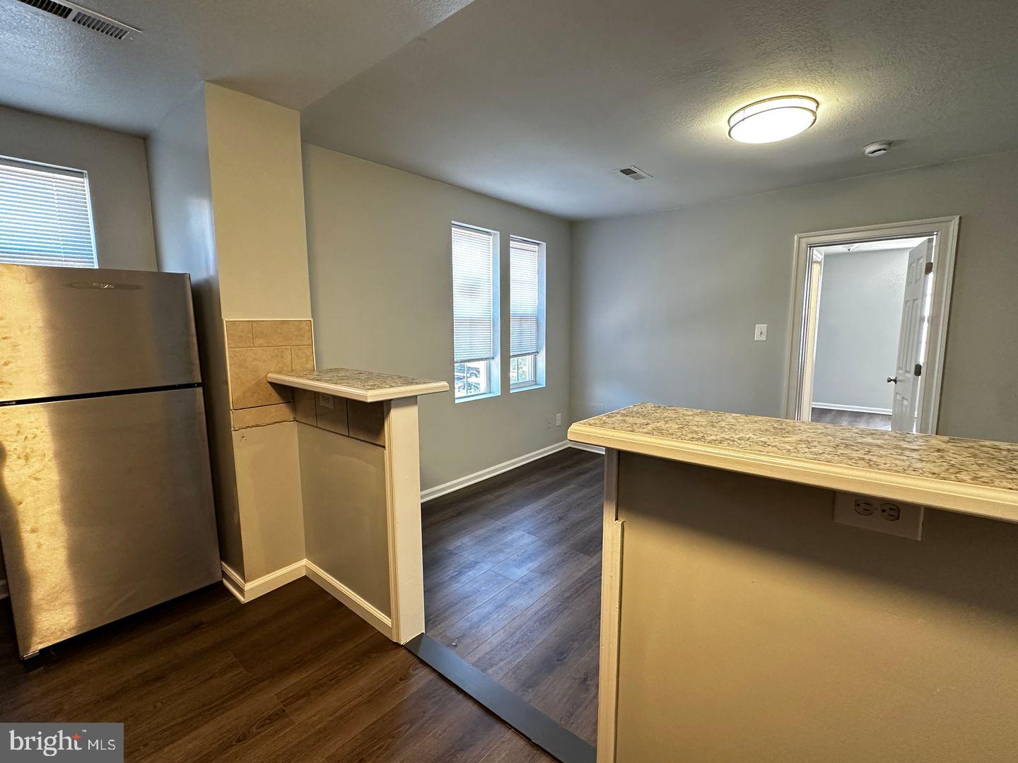 4632 HILLSIDE ROAD SE 1