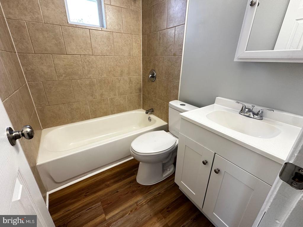 4632 HILLSIDE ROAD SE 1