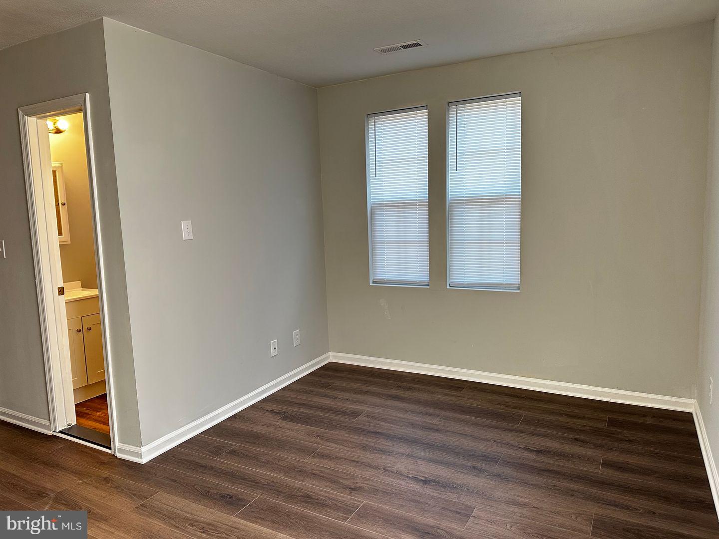 4632 HILLSIDE ROAD SE 1