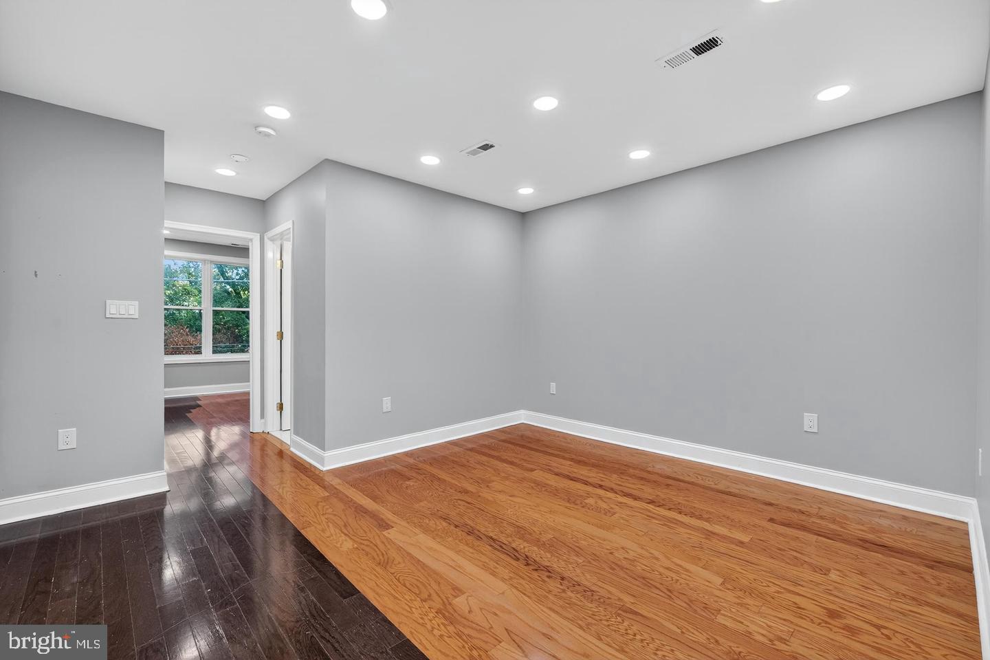 313 PARKLAND PLACE SE 3