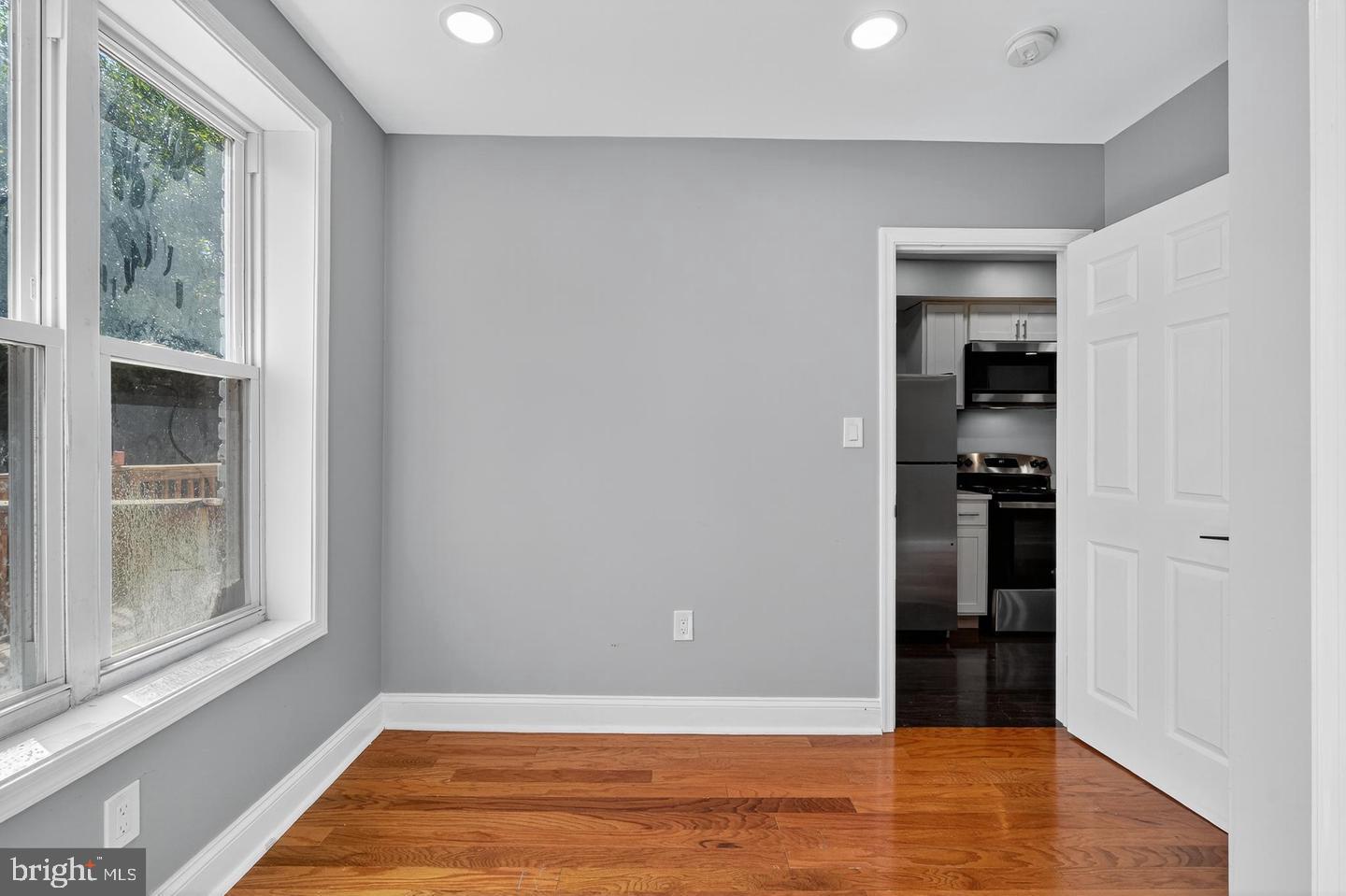 313 PARKLAND PLACE SE 3