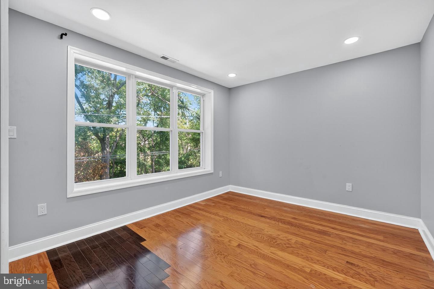 313 PARKLAND PLACE SE 3