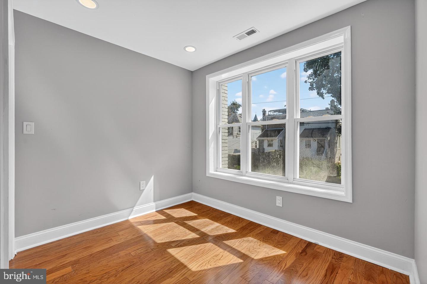 313 PARKLAND PLACE SE 3