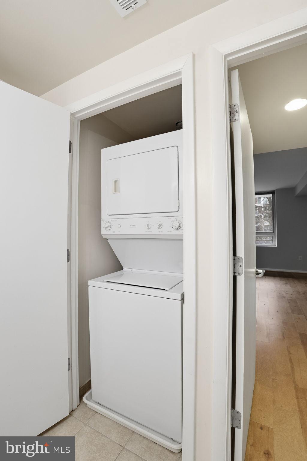 350 G STREET SW N302