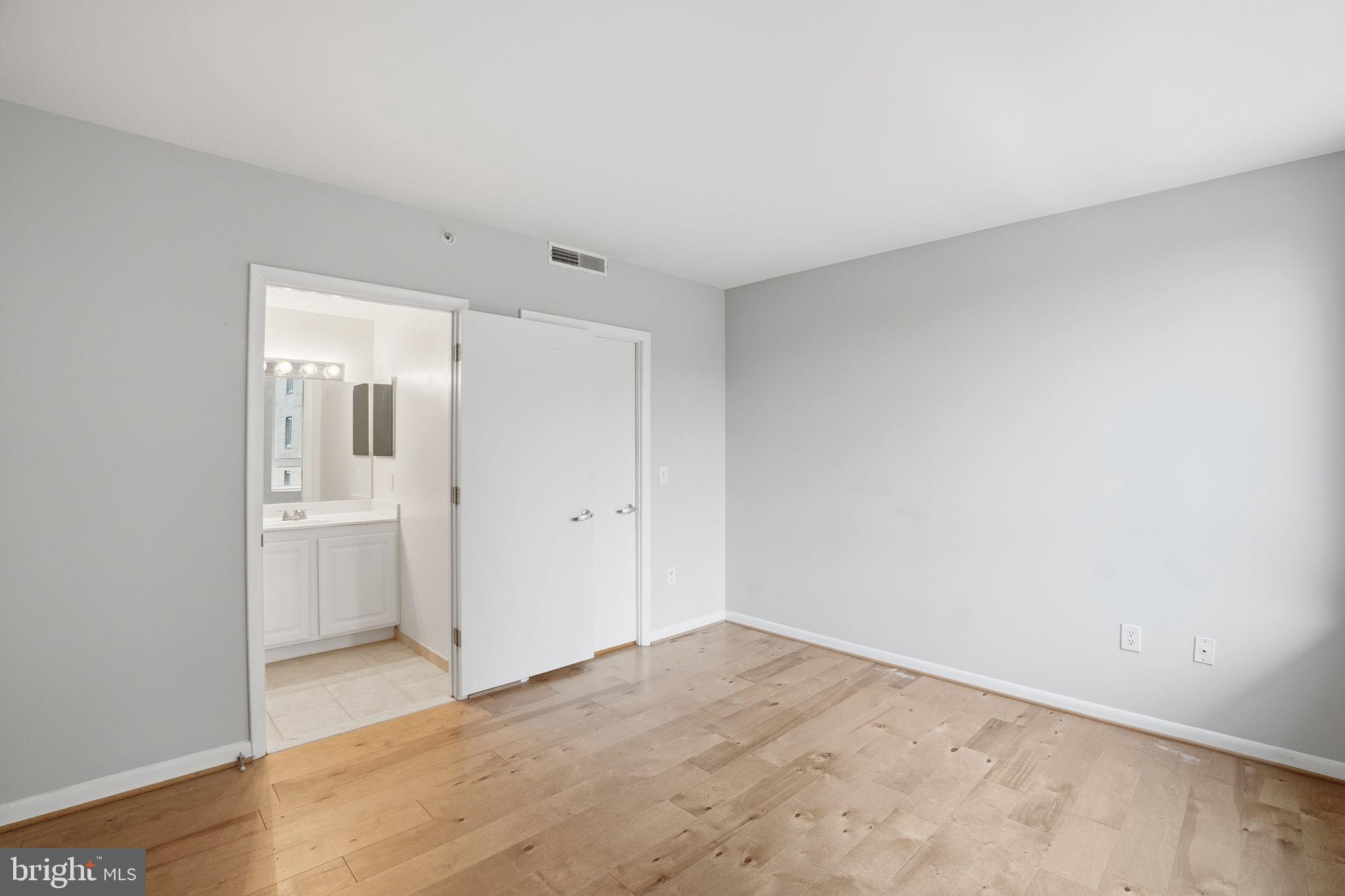 350 G STREET SW N302