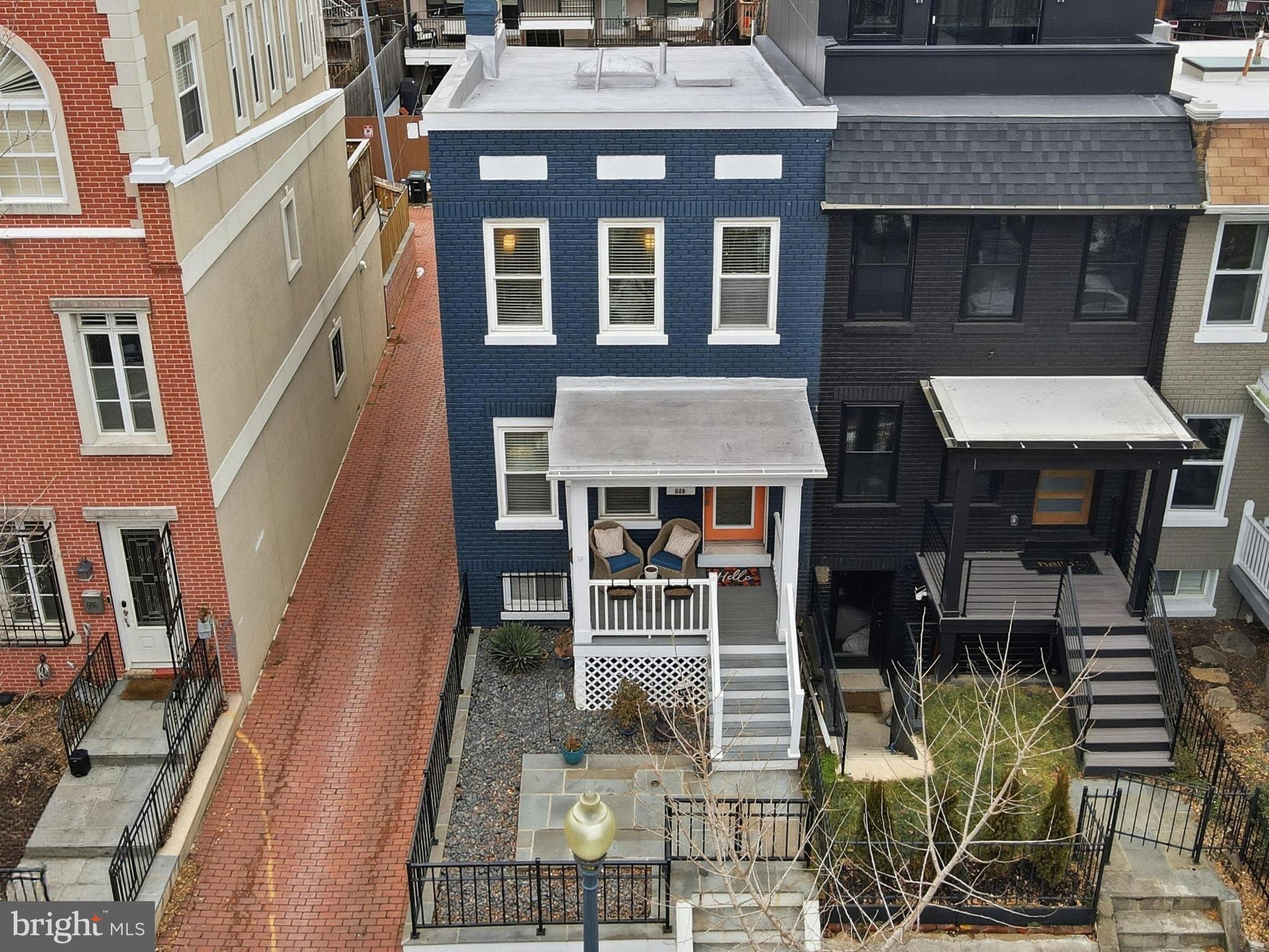 608 ORLEANS PLACE NE