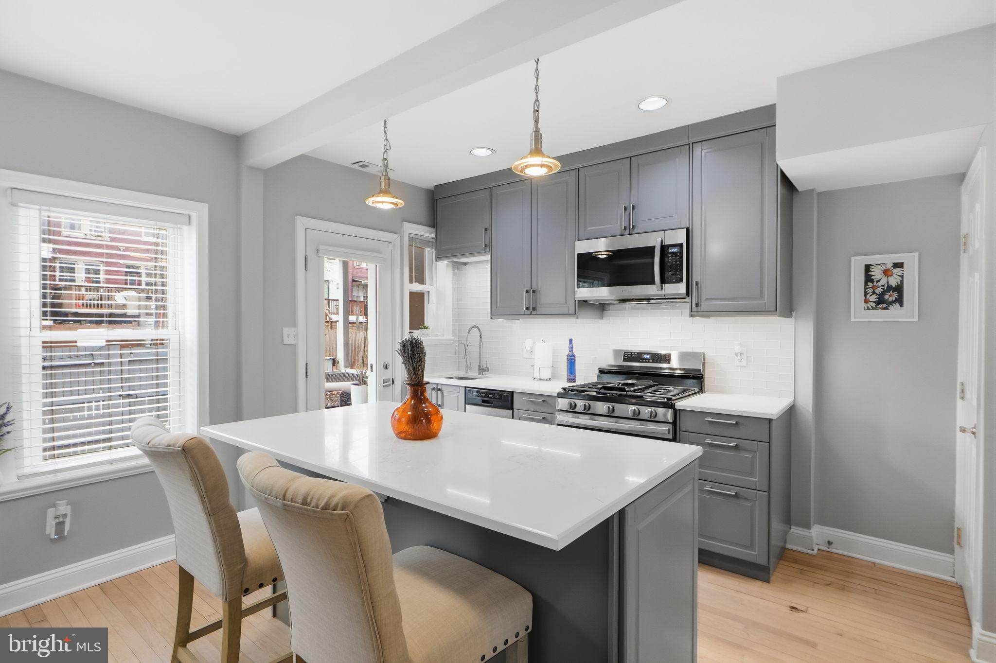 608 ORLEANS PLACE NE