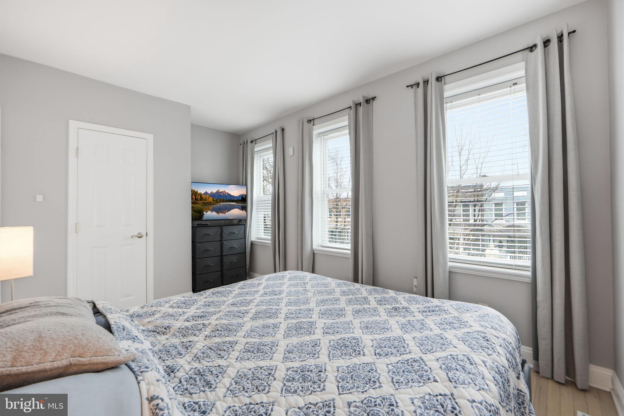 608 ORLEANS PLACE NE