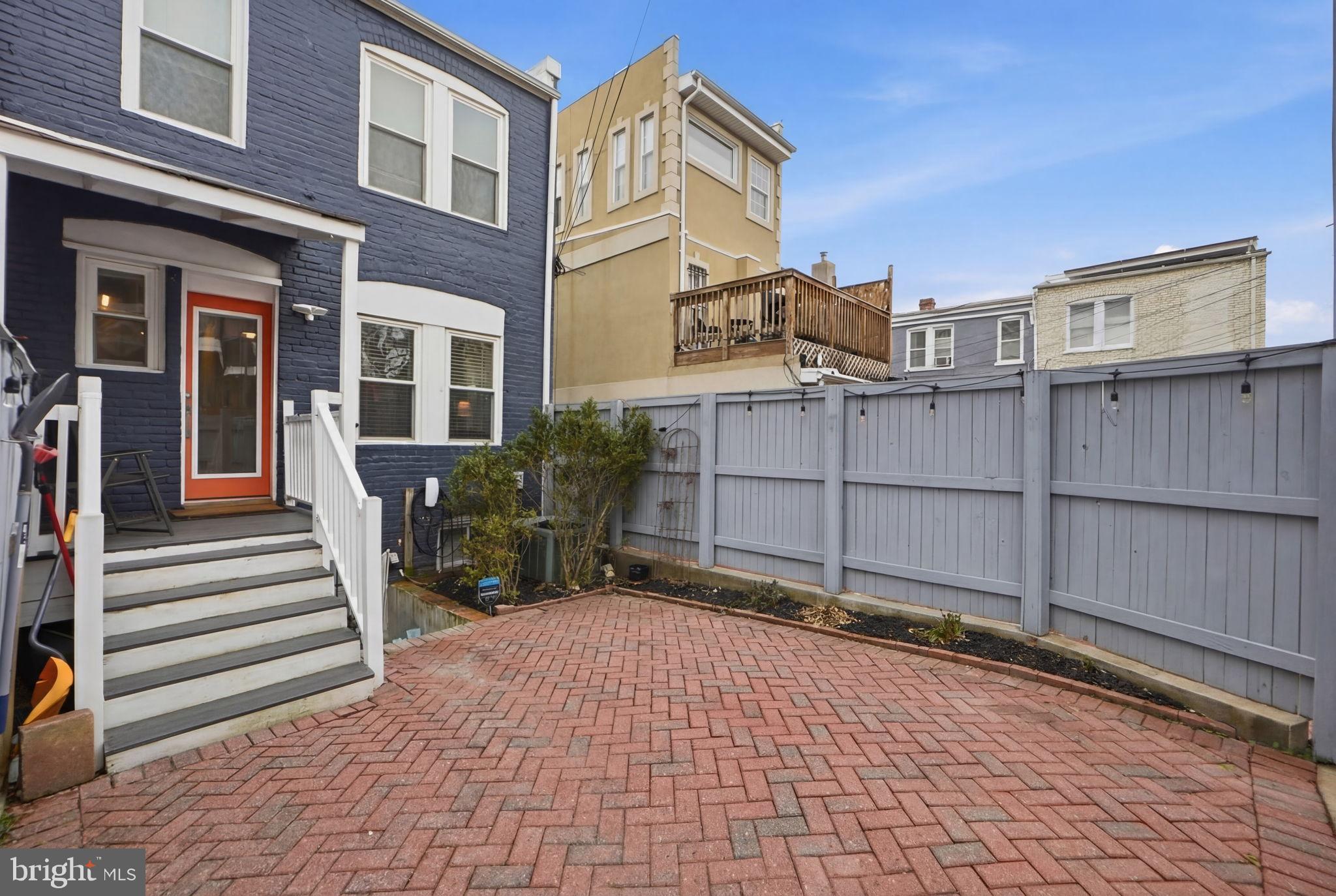 608 ORLEANS PLACE NE