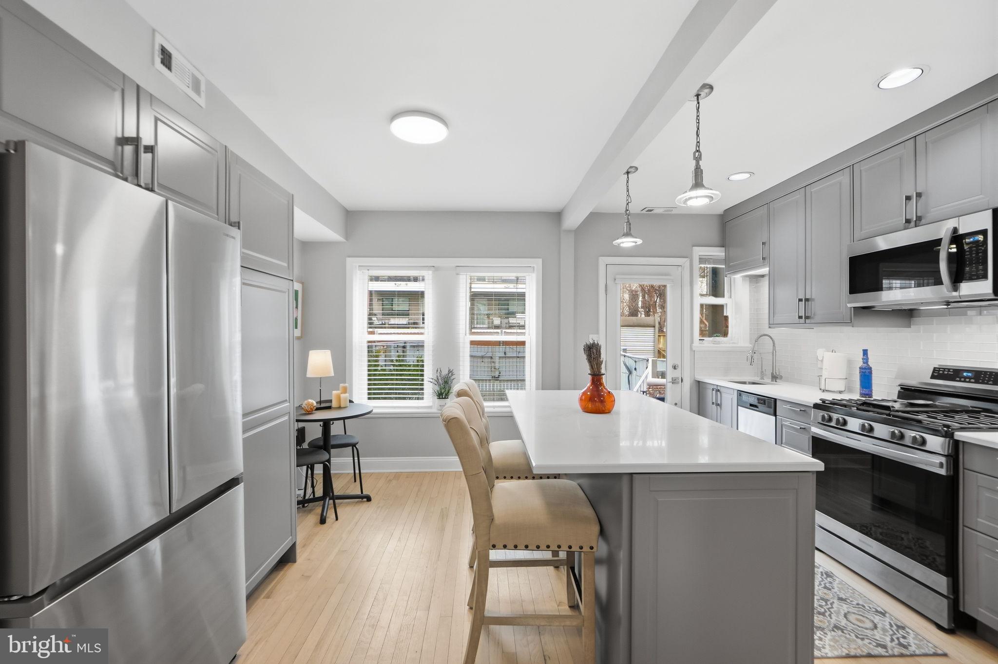 608 ORLEANS PLACE NE