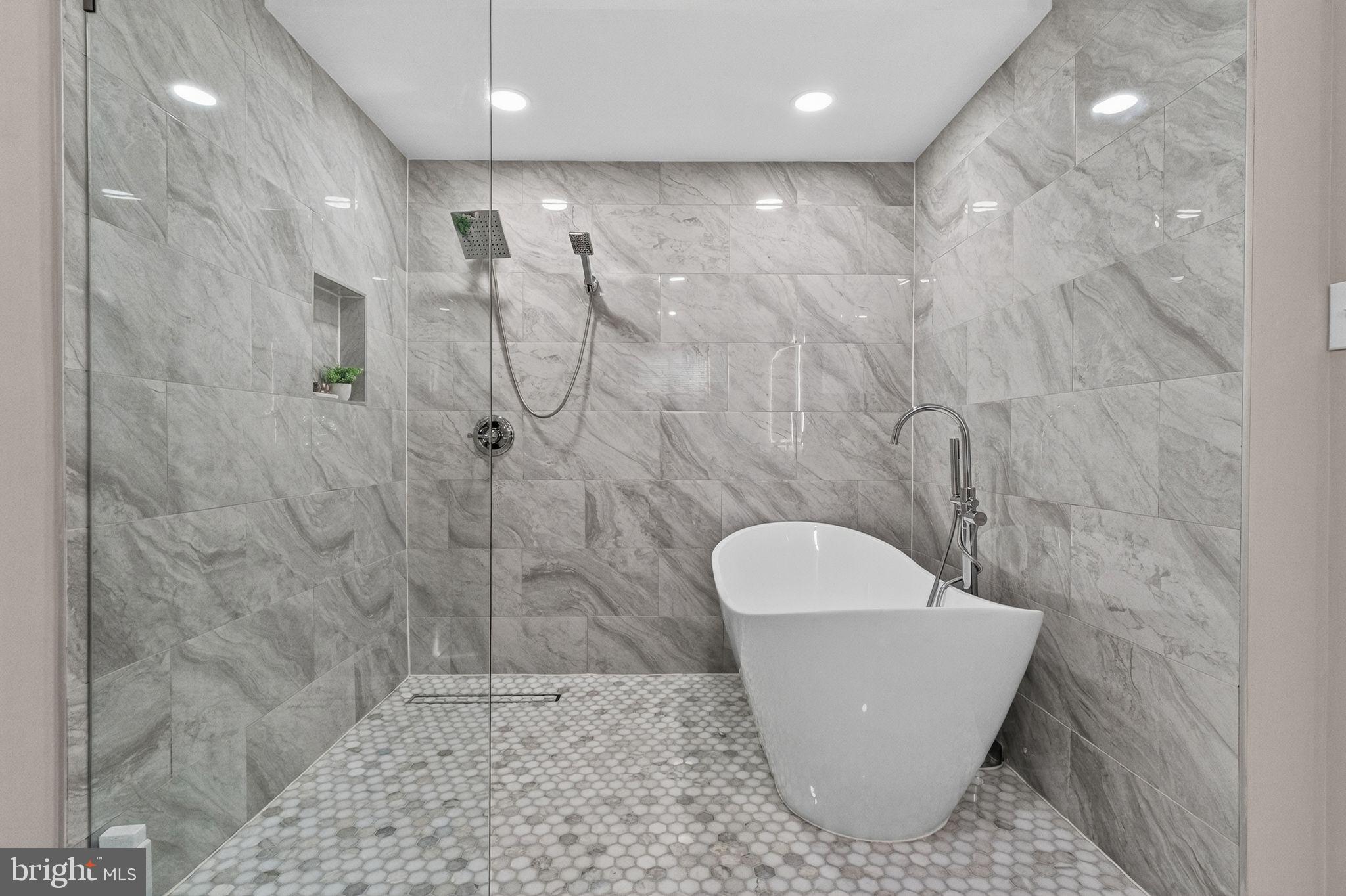 3151 NEWTON STREET NE