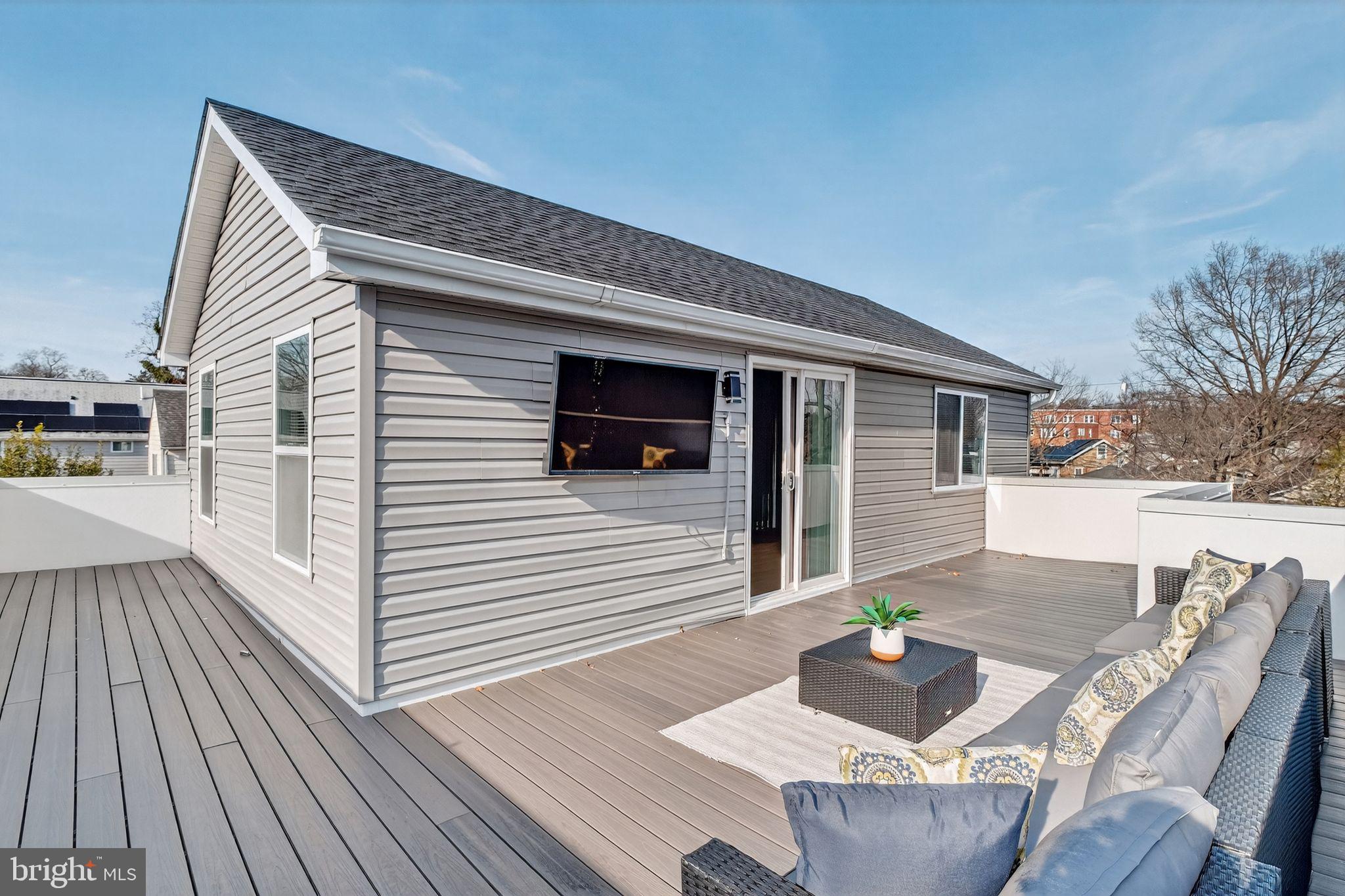 3151 NEWTON STREET NE