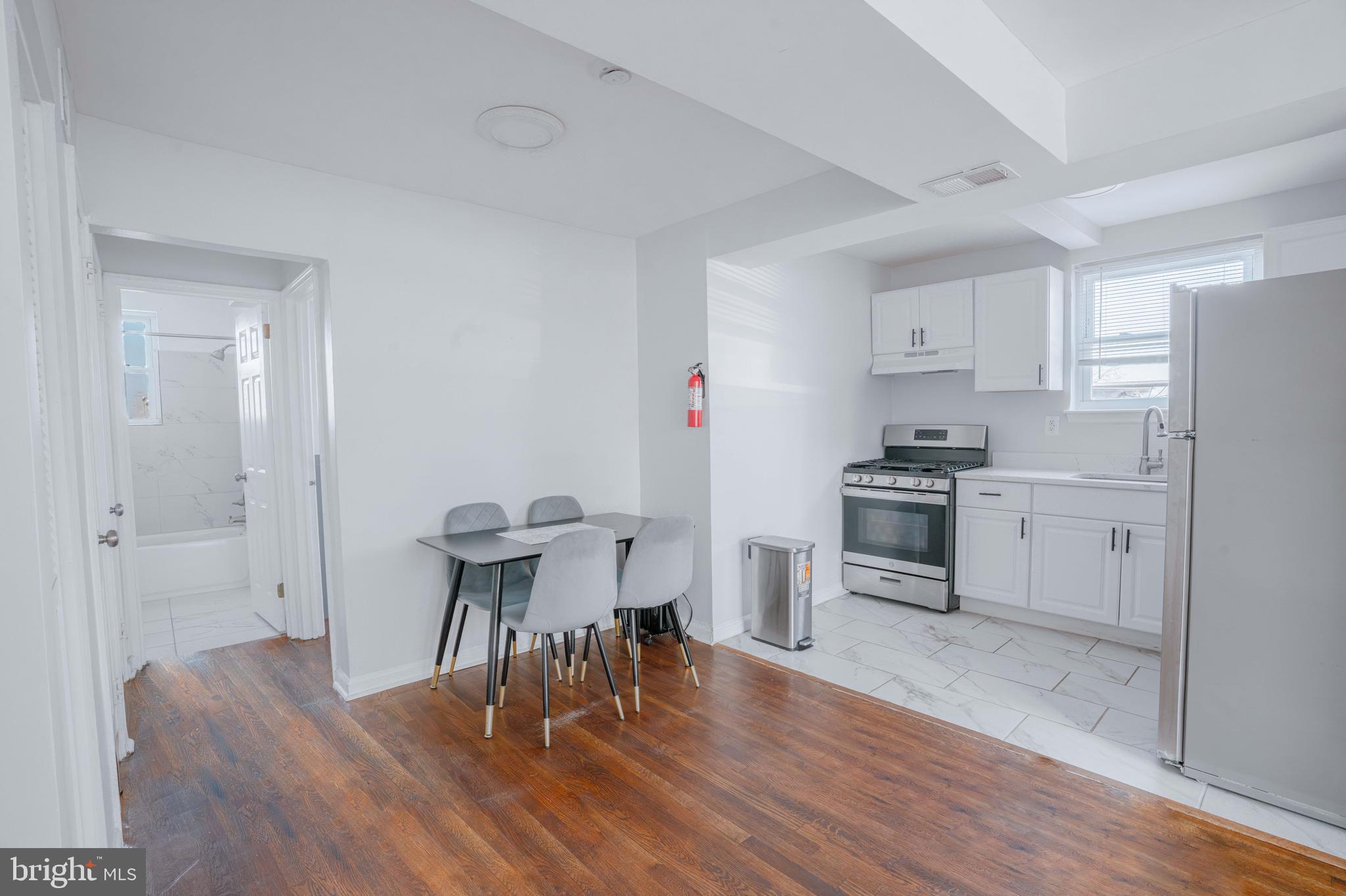 32 Varnum St NE VARNUM STREET NE