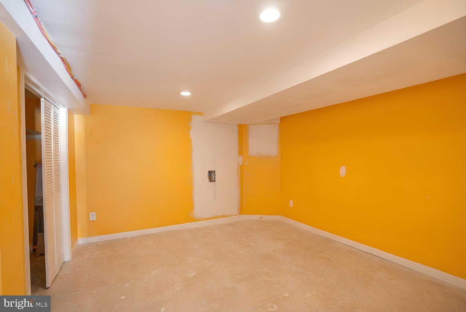 32 Varnum St NE VARNUM STREET NE