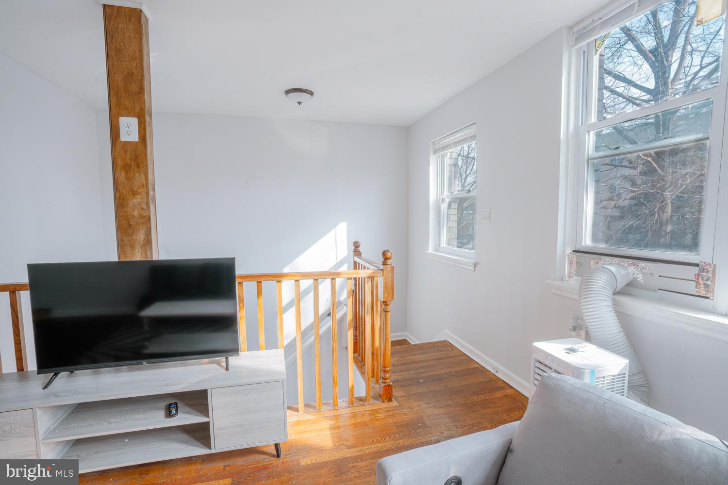 32 Varnum St NE VARNUM STREET NE