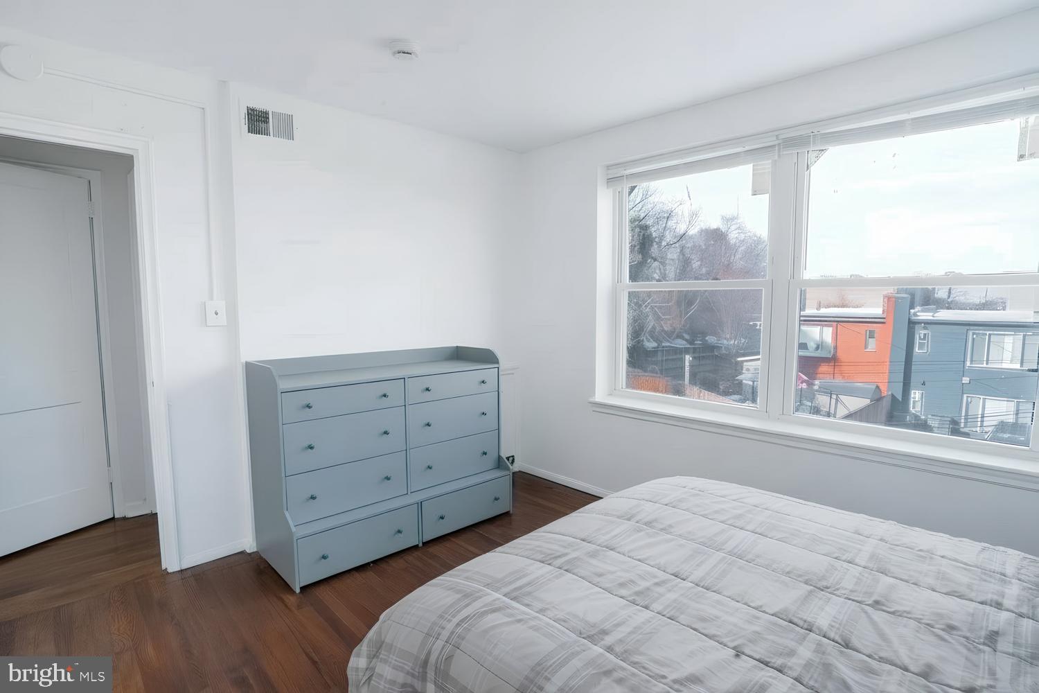 32 Varnum St NE VARNUM STREET NE