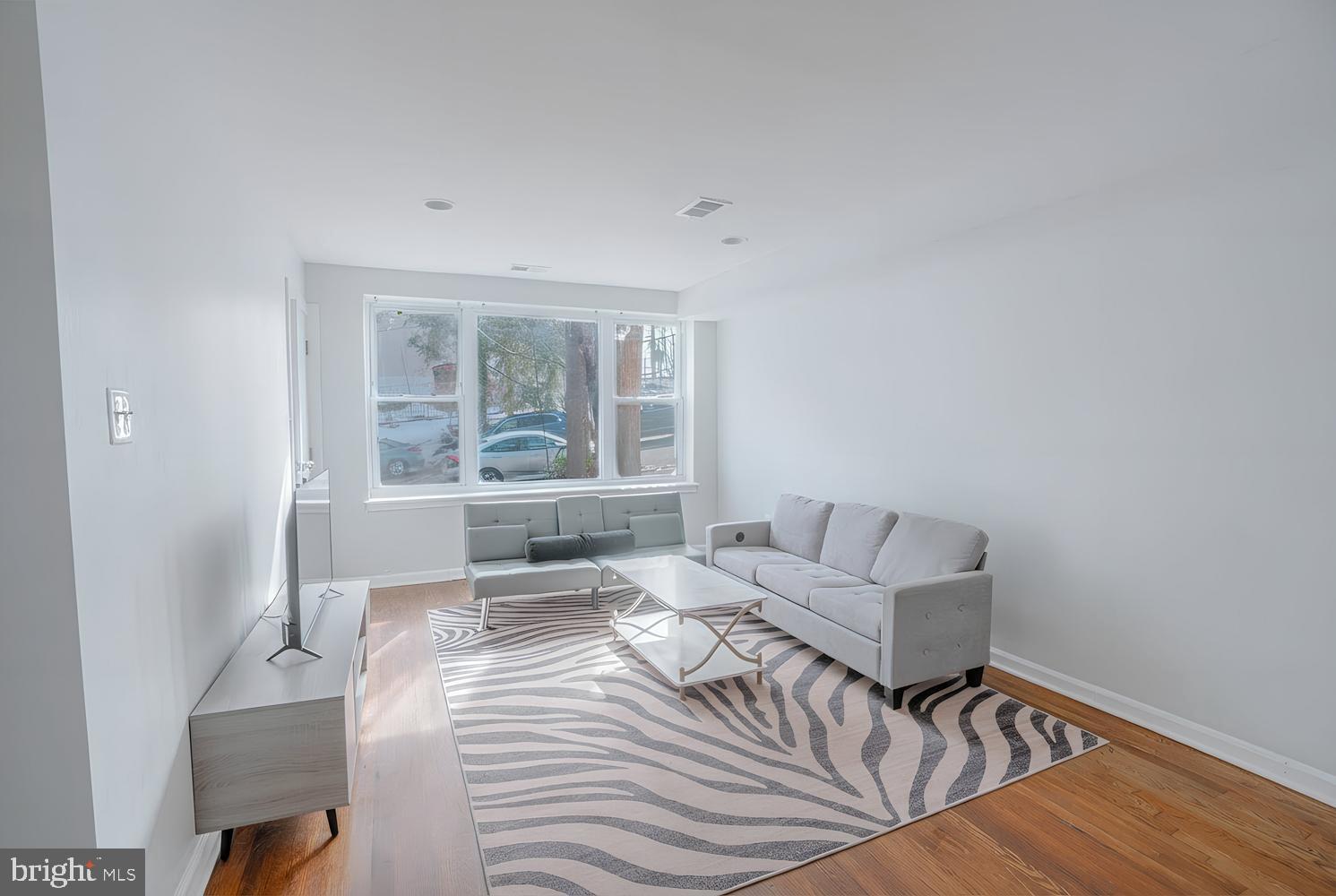 32 Varnum St NE VARNUM STREET NE