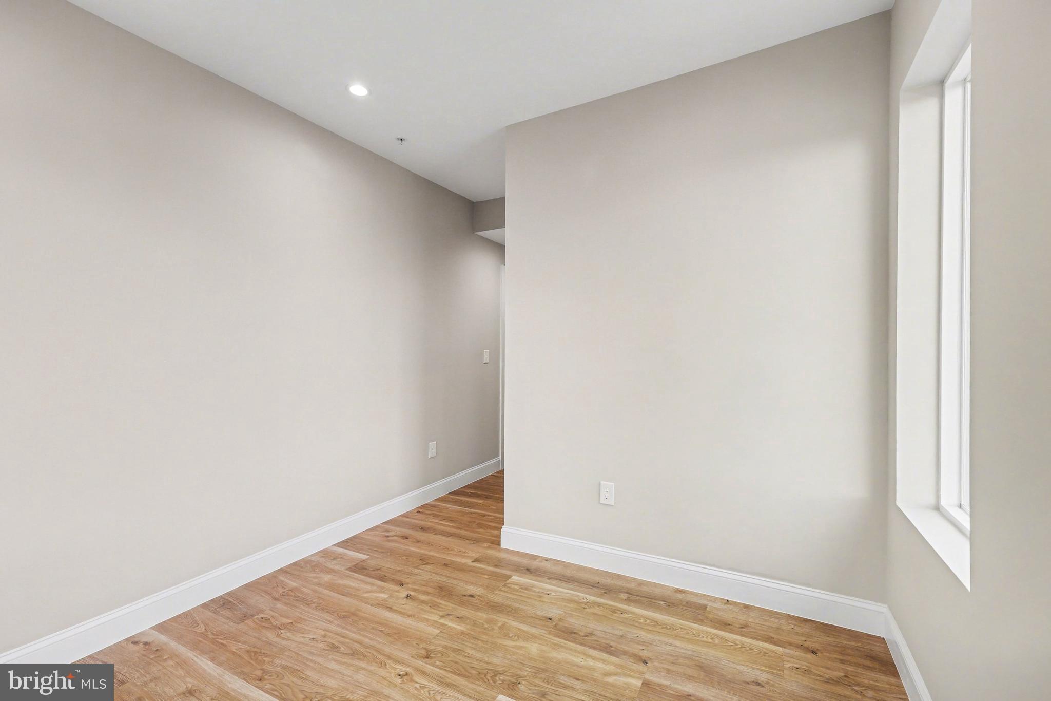 842 MADISON STREET NW 2