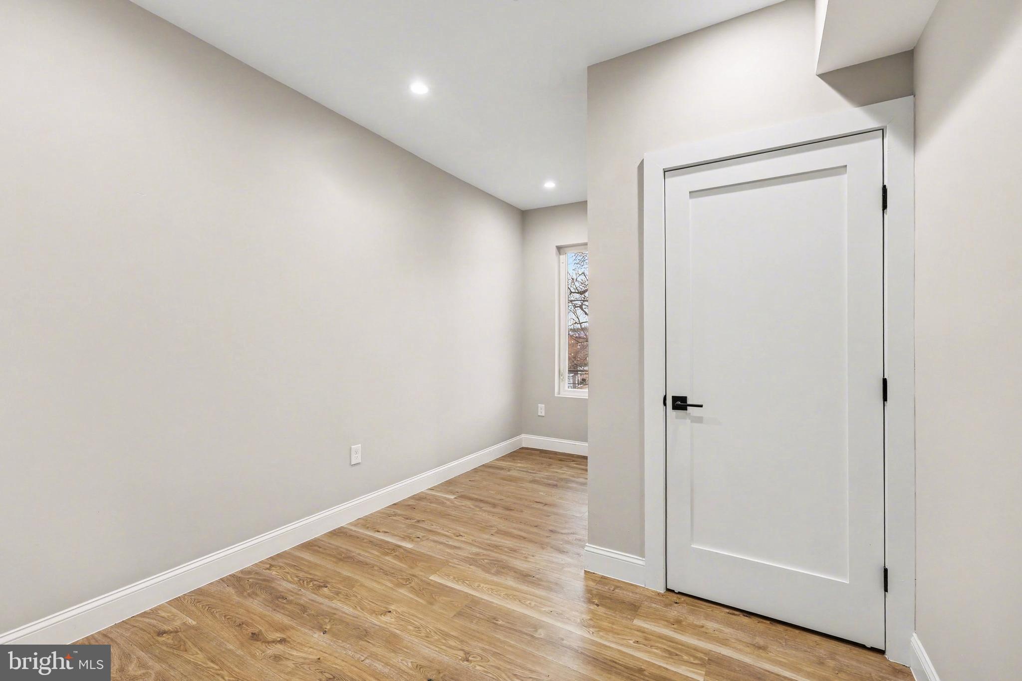 842 MADISON STREET NW 2