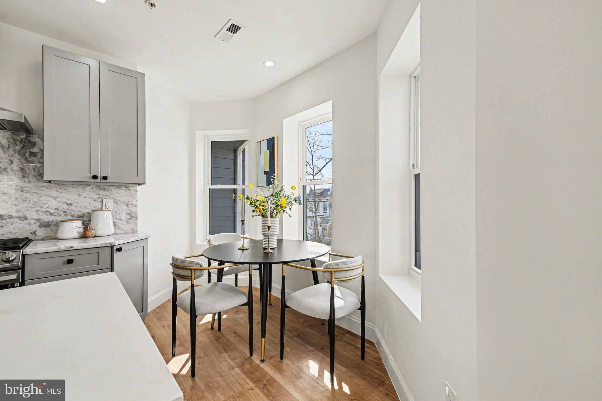 842 MADISON STREET NW 2