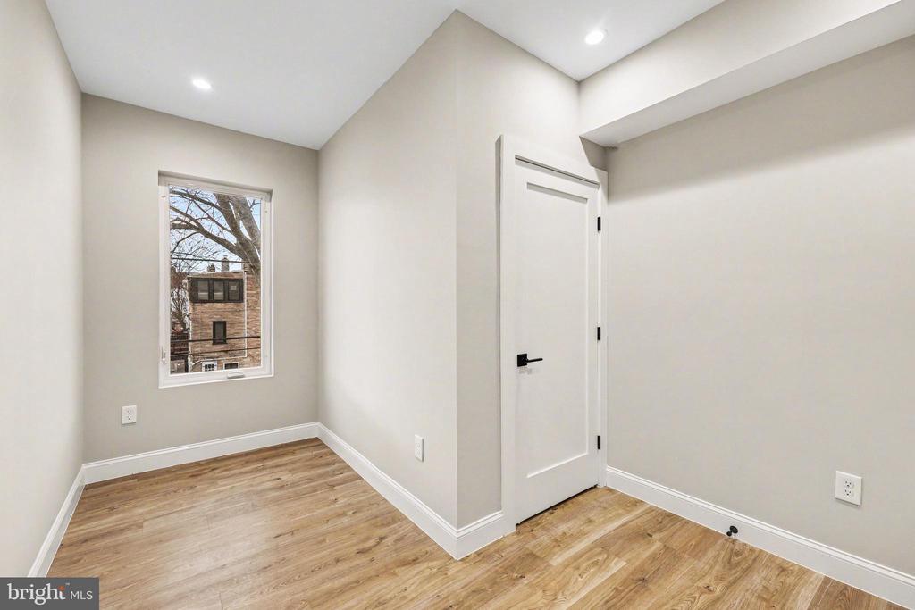 842 MADISON STREET NW 2