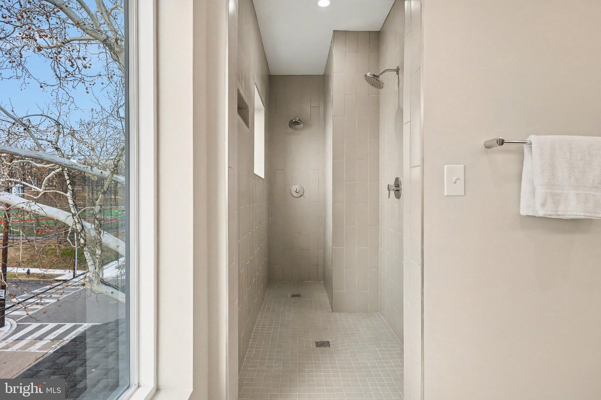 842 MADISON STREET NW 2