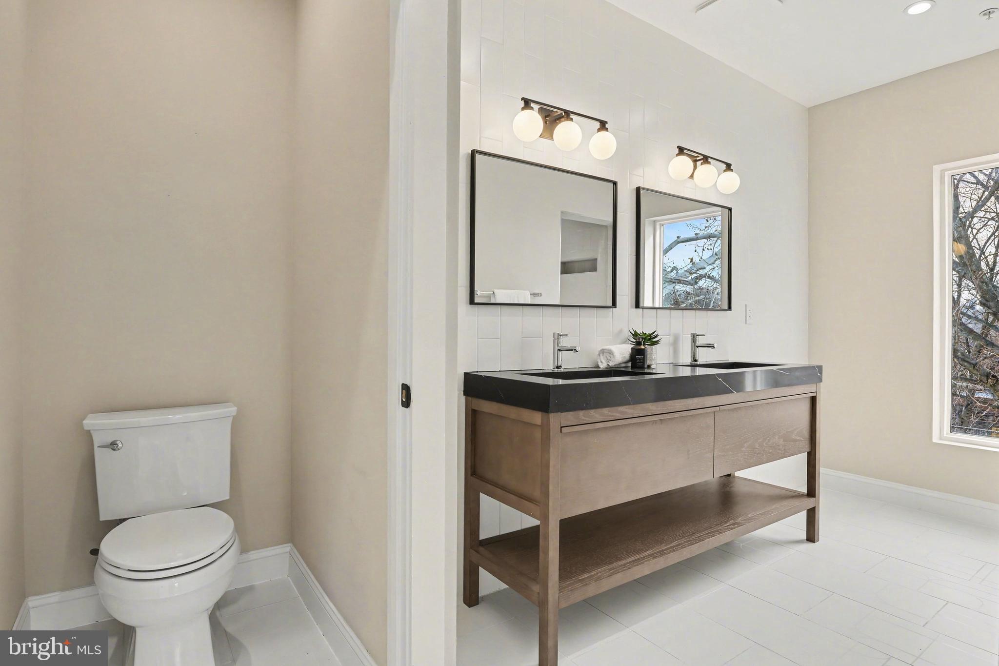 842 MADISON STREET NW 2