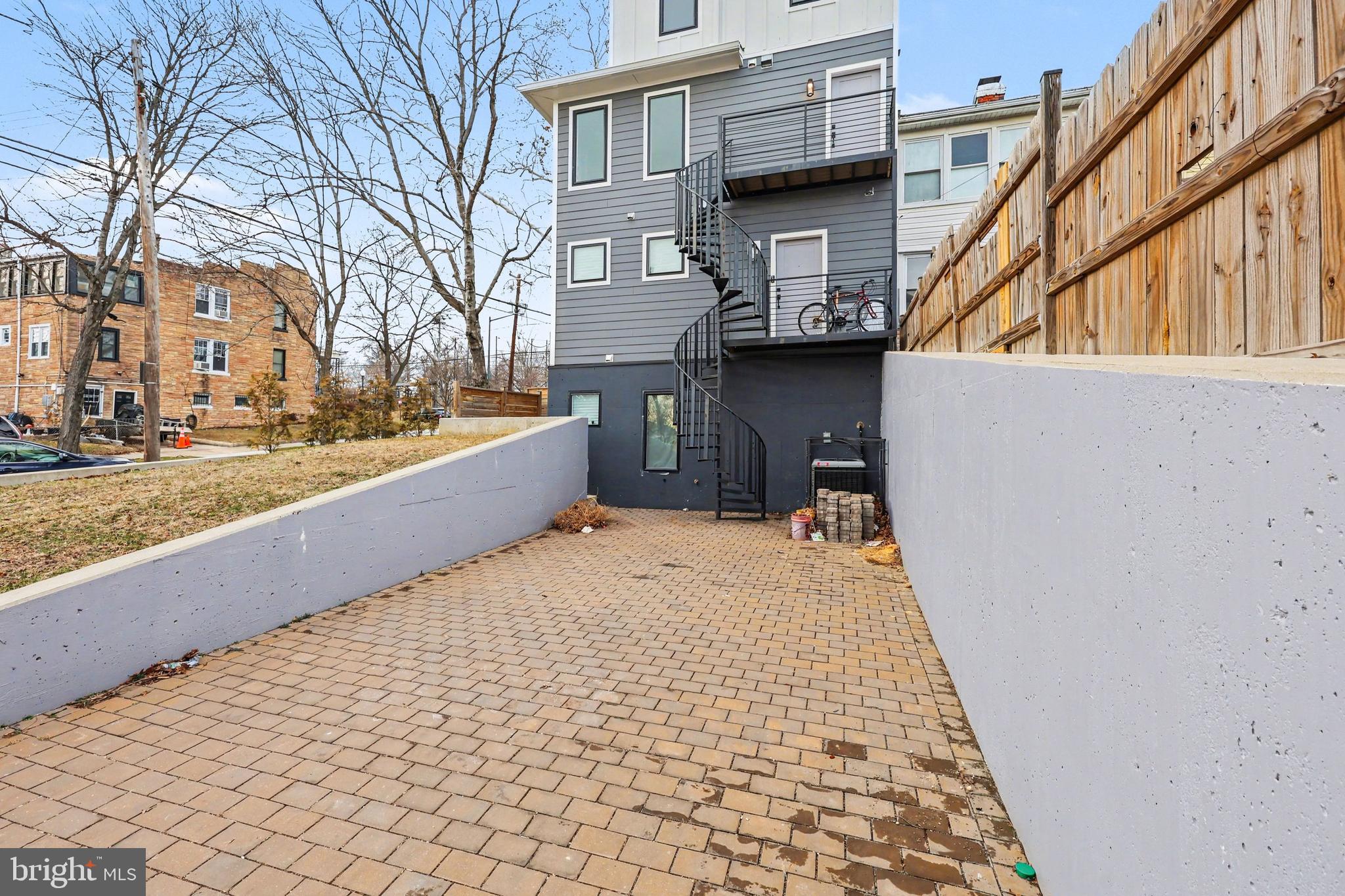 842 MADISON STREET NW 2