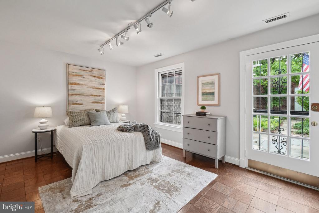 414 3RD STREET SE