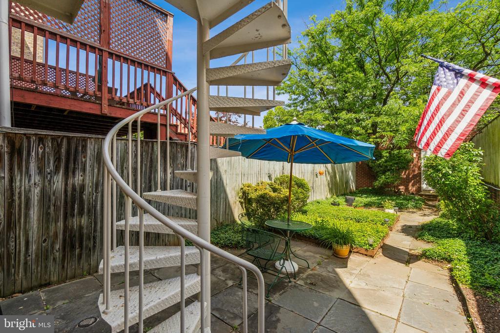 414 3RD STREET SE