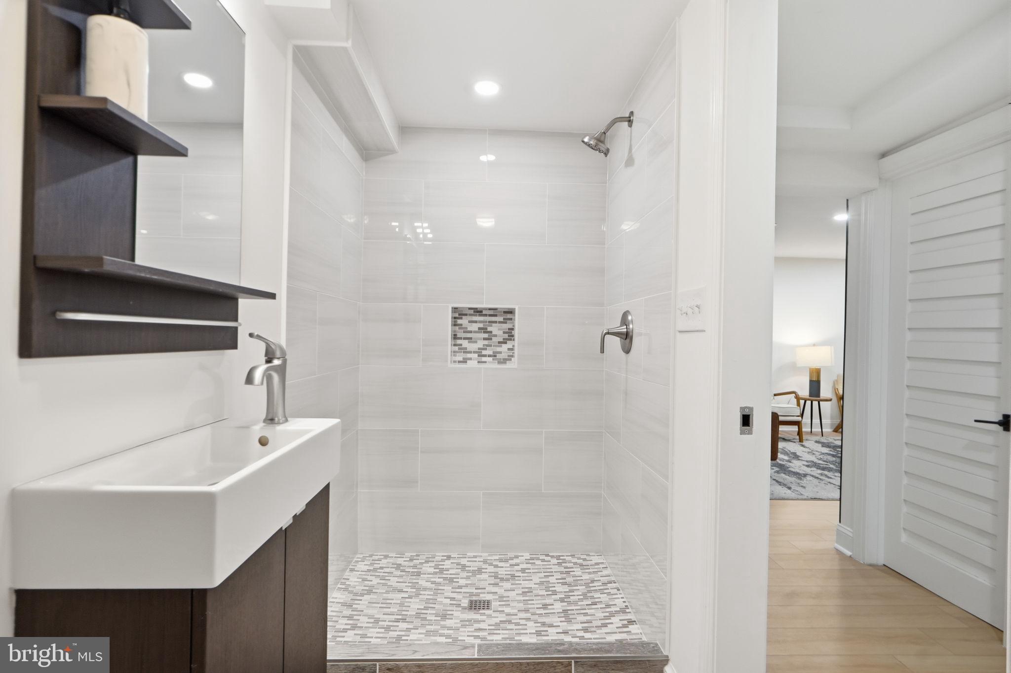 5520 NORTH CAPITOL STREET NW