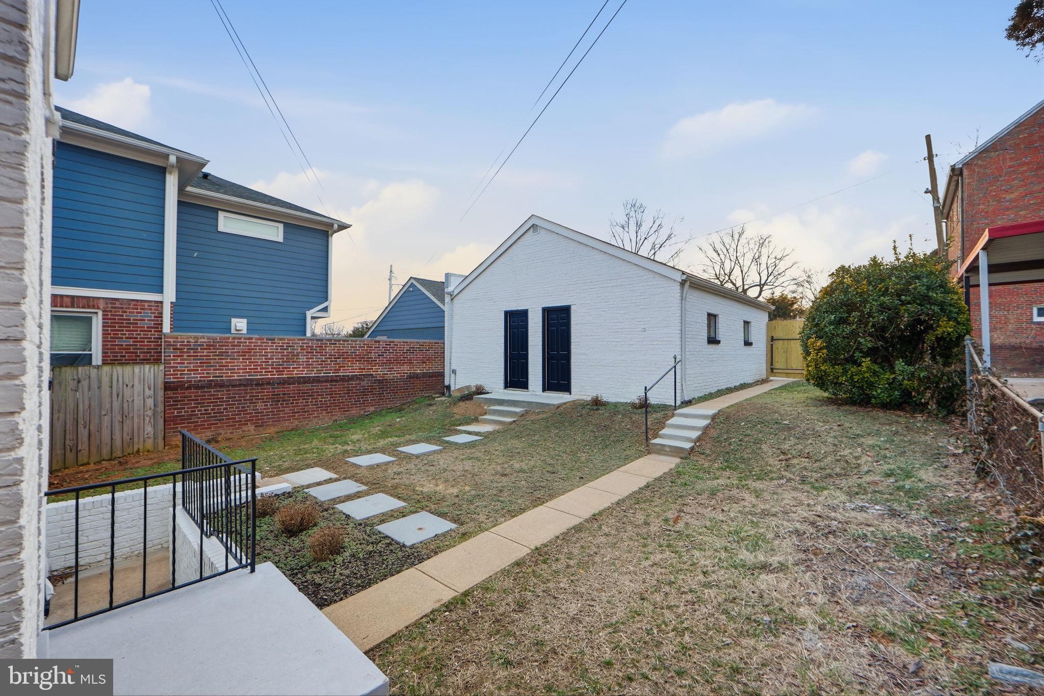 5520 NORTH CAPITOL STREET NW