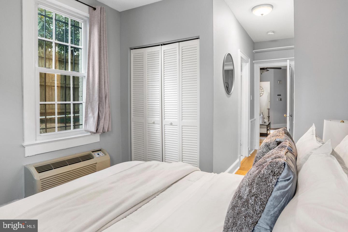 1125 MARYLAND AVENUE NE 6