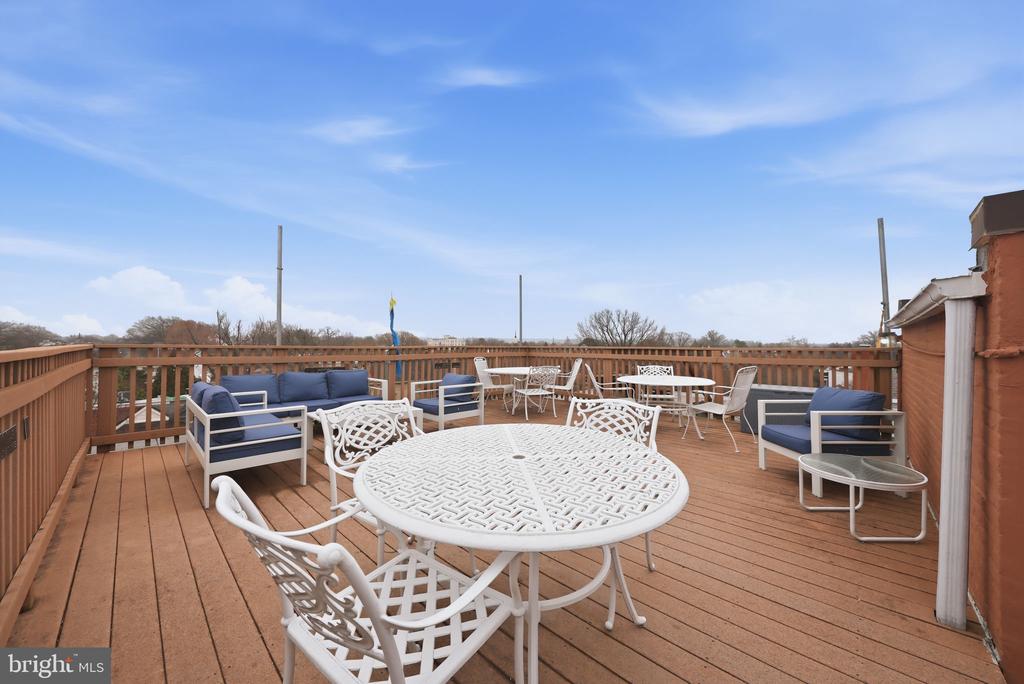 18 9TH STREET NE 307