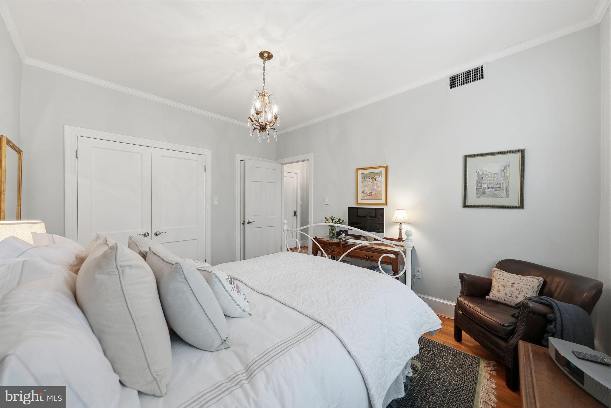 18 9TH STREET NE 307