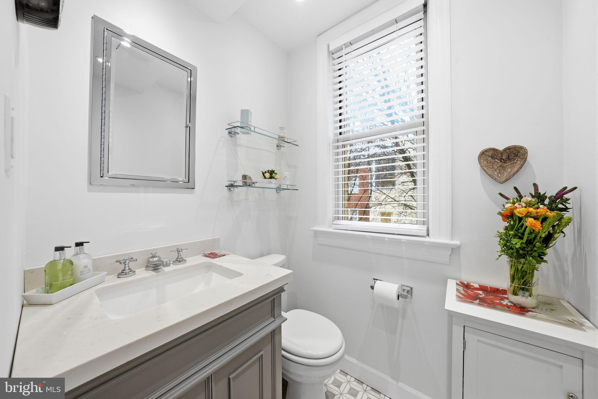 18 9TH STREET NE 307