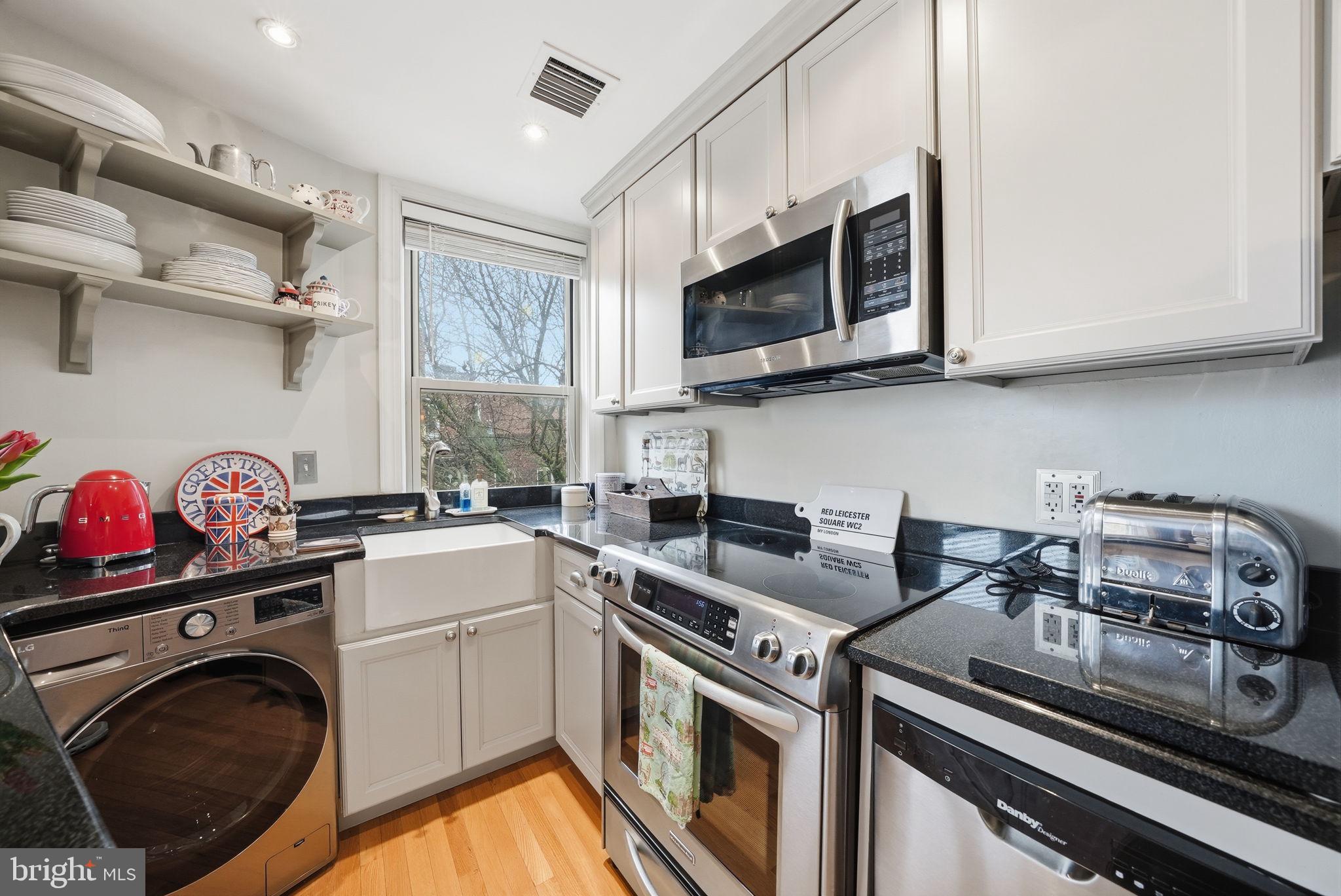 18 9TH STREET NE 307