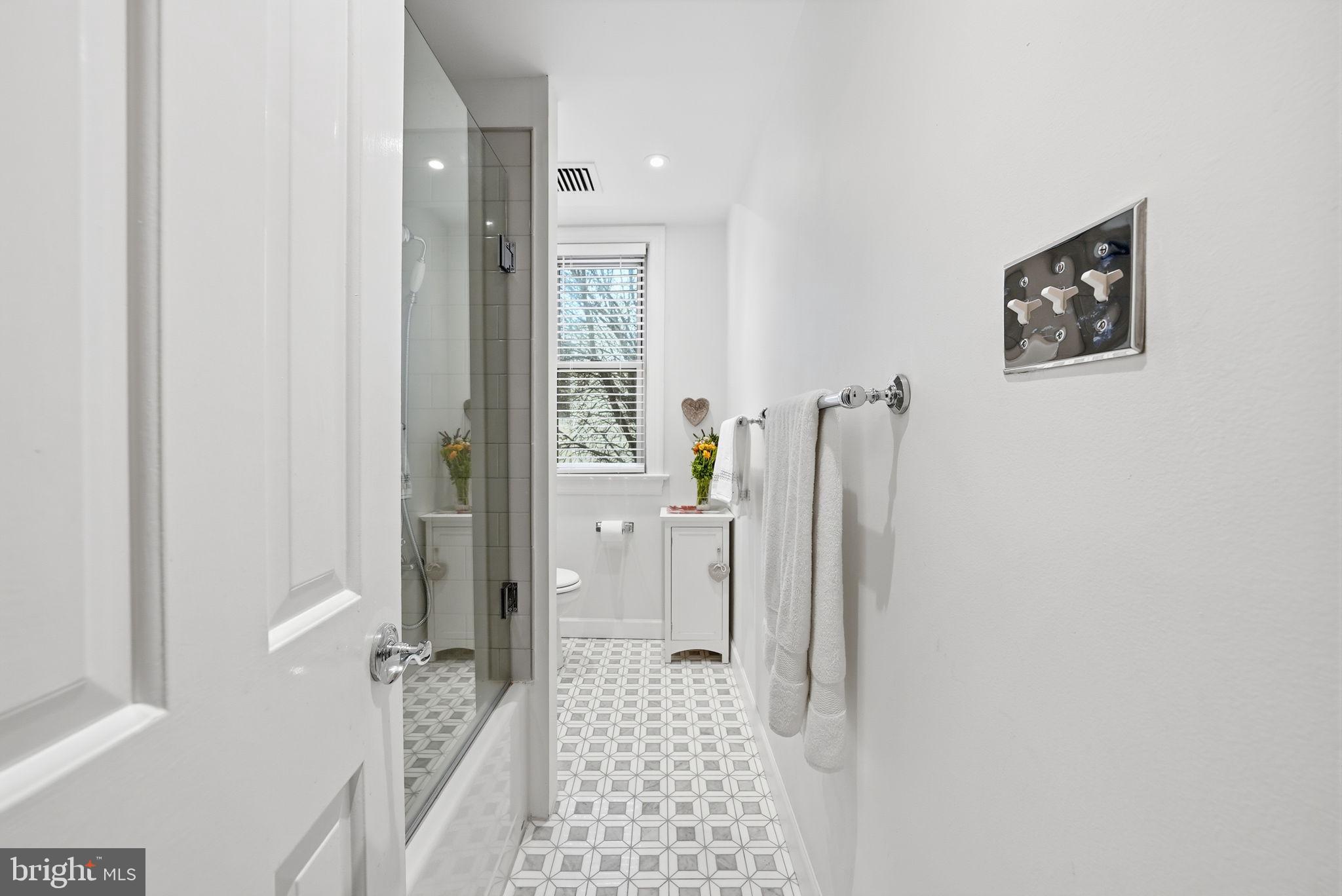 18 9TH STREET NE 307