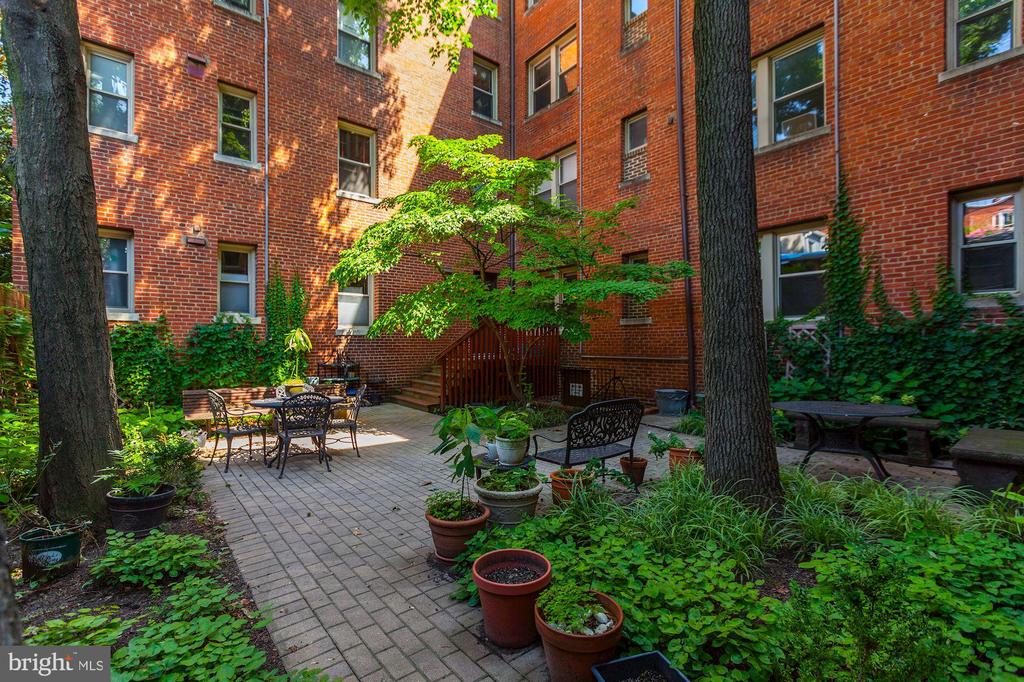 18 9TH STREET NE 307