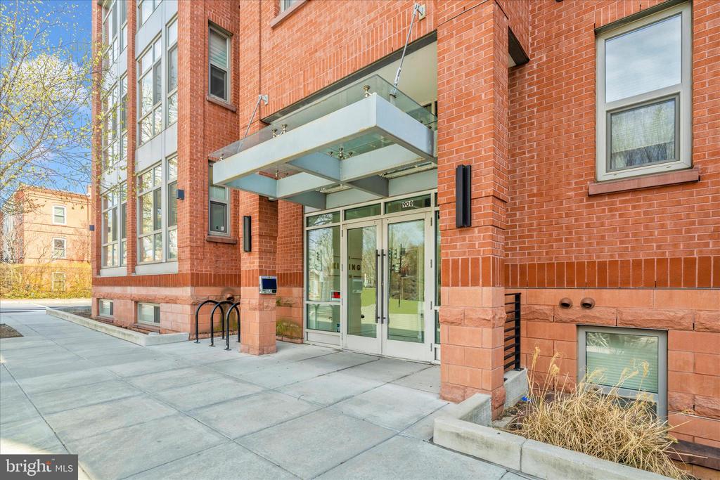 900 11TH STREET SE 203