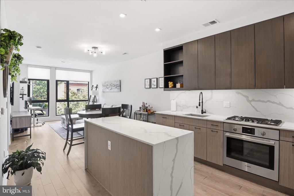 900 11TH STREET SE 203