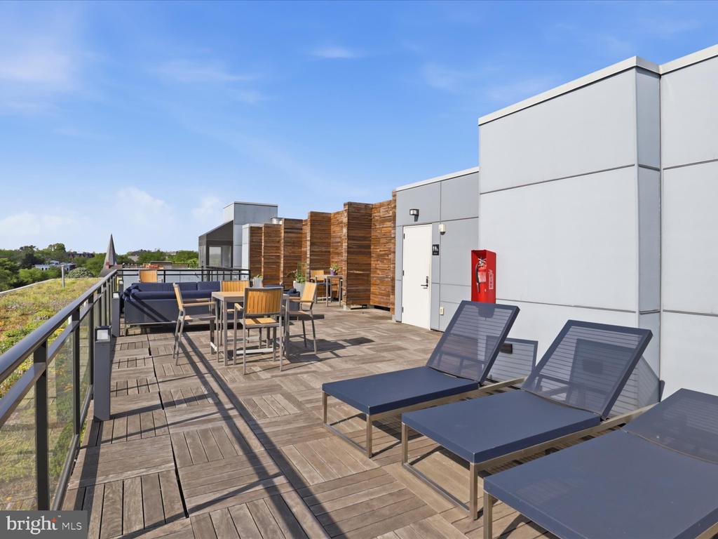 900 11TH STREET SE 203