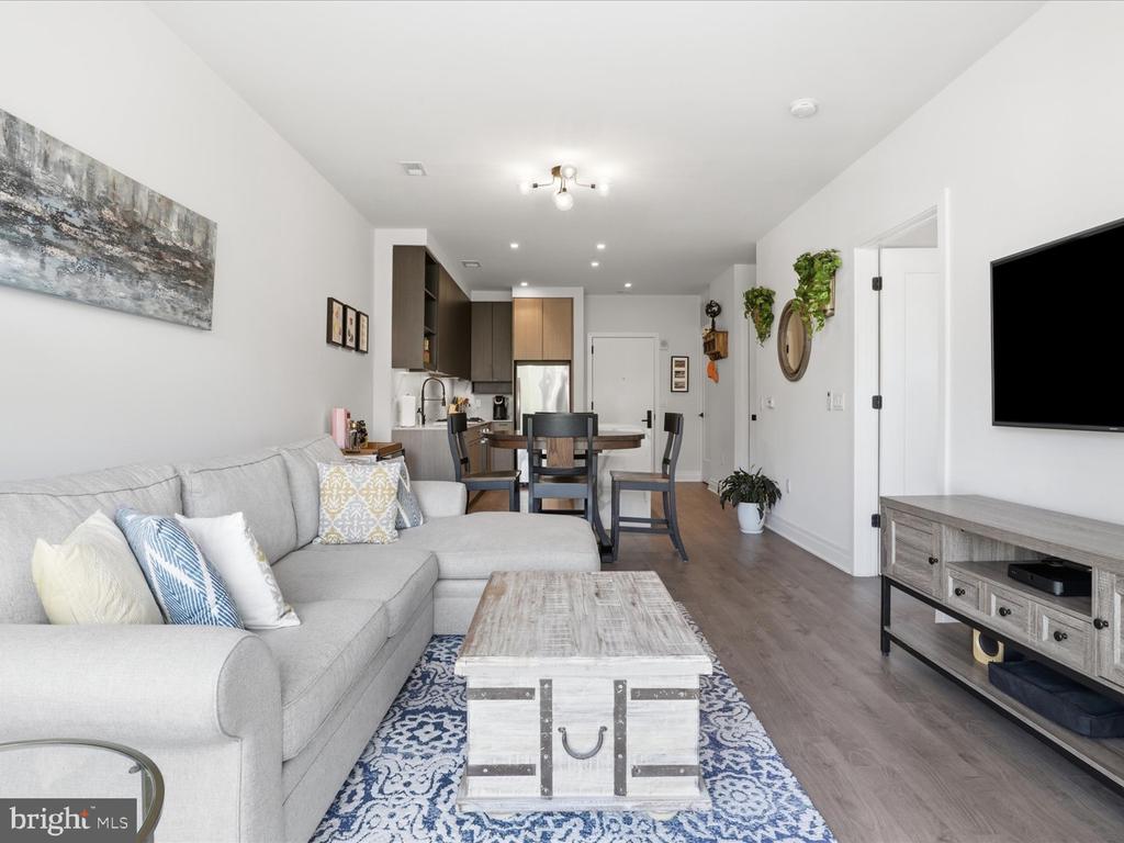 900 11TH STREET SE 203