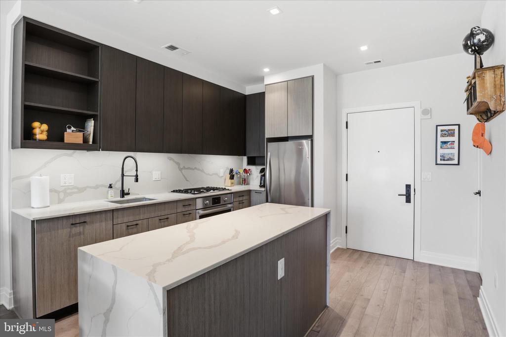 900 11TH STREET SE 203