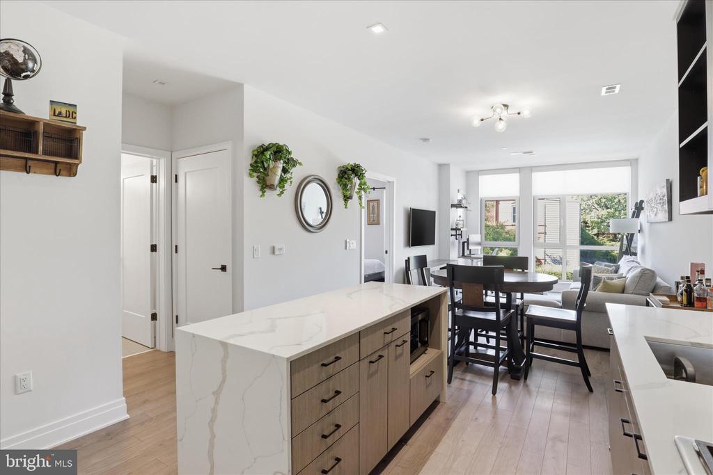 900 11TH STREET SE 203
