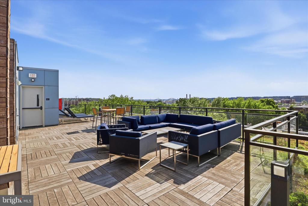 900 11TH STREET SE 203