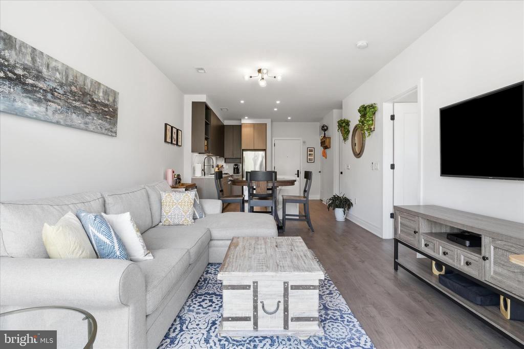 900 11TH STREET SE 203