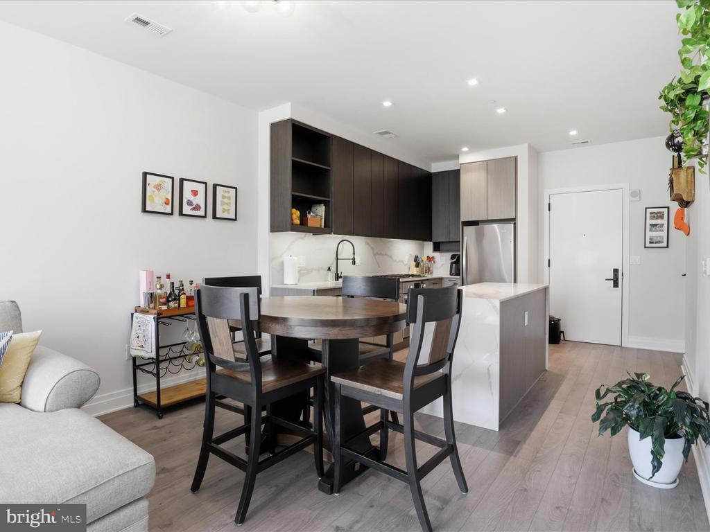 900 11TH STREET SE 203