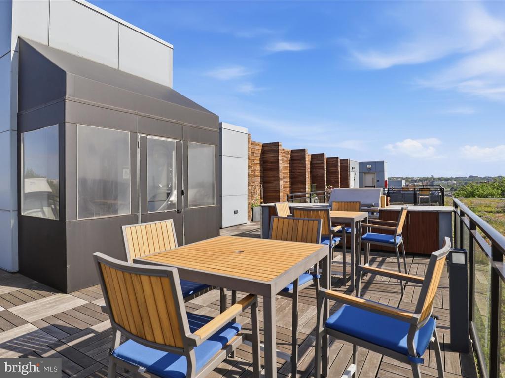 900 11TH STREET SE 203